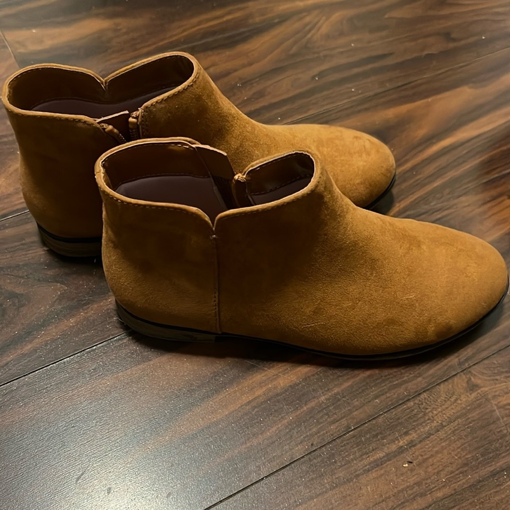 Girl boots